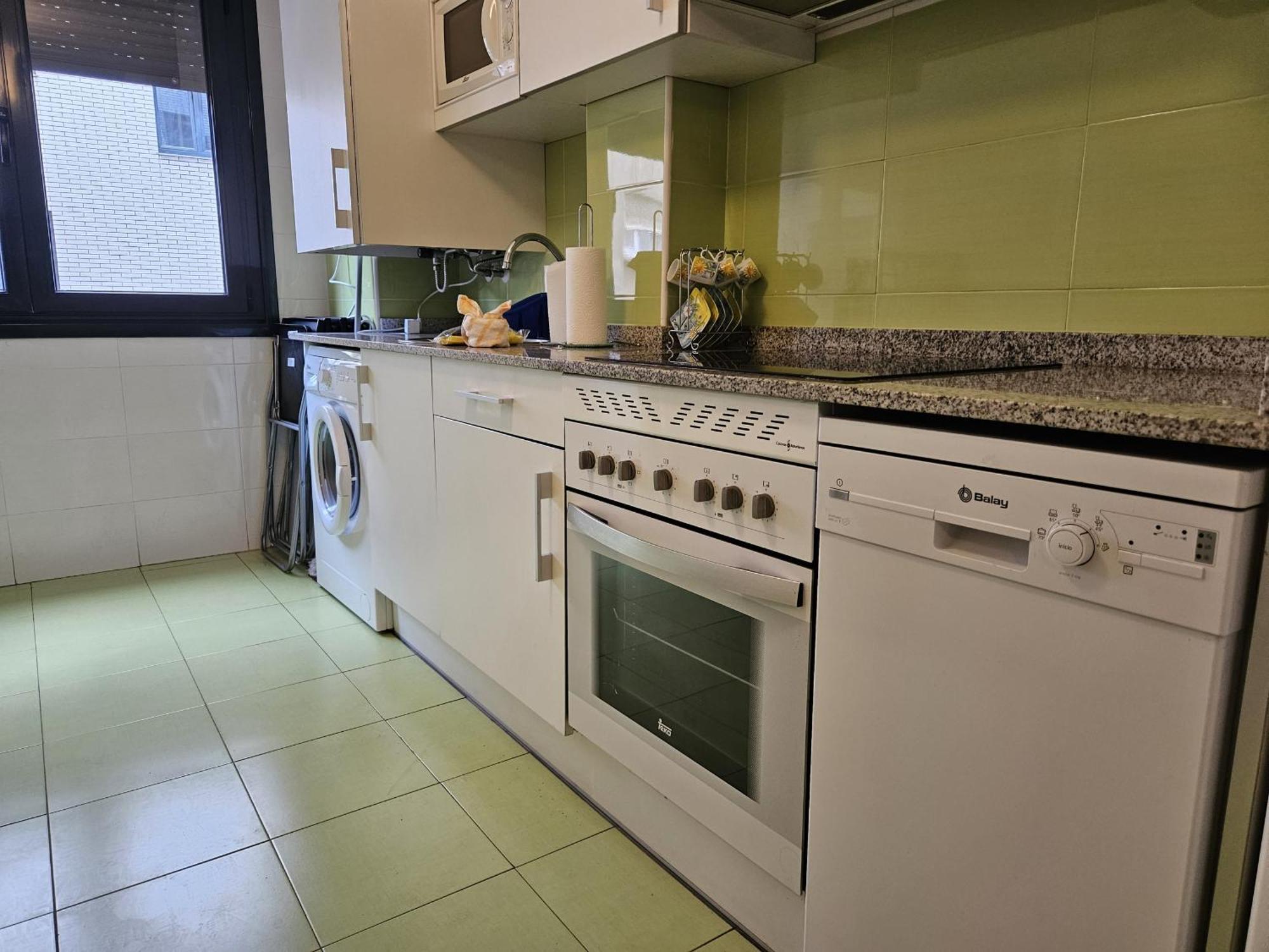 1a106 Amplio Y Comodo Gijon